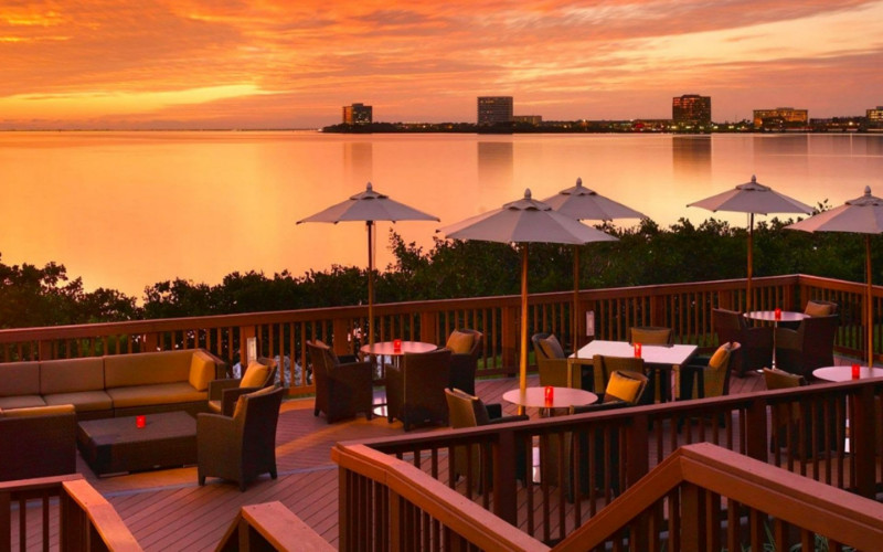 7 Best Tampa Bay Waterfront Restaurants